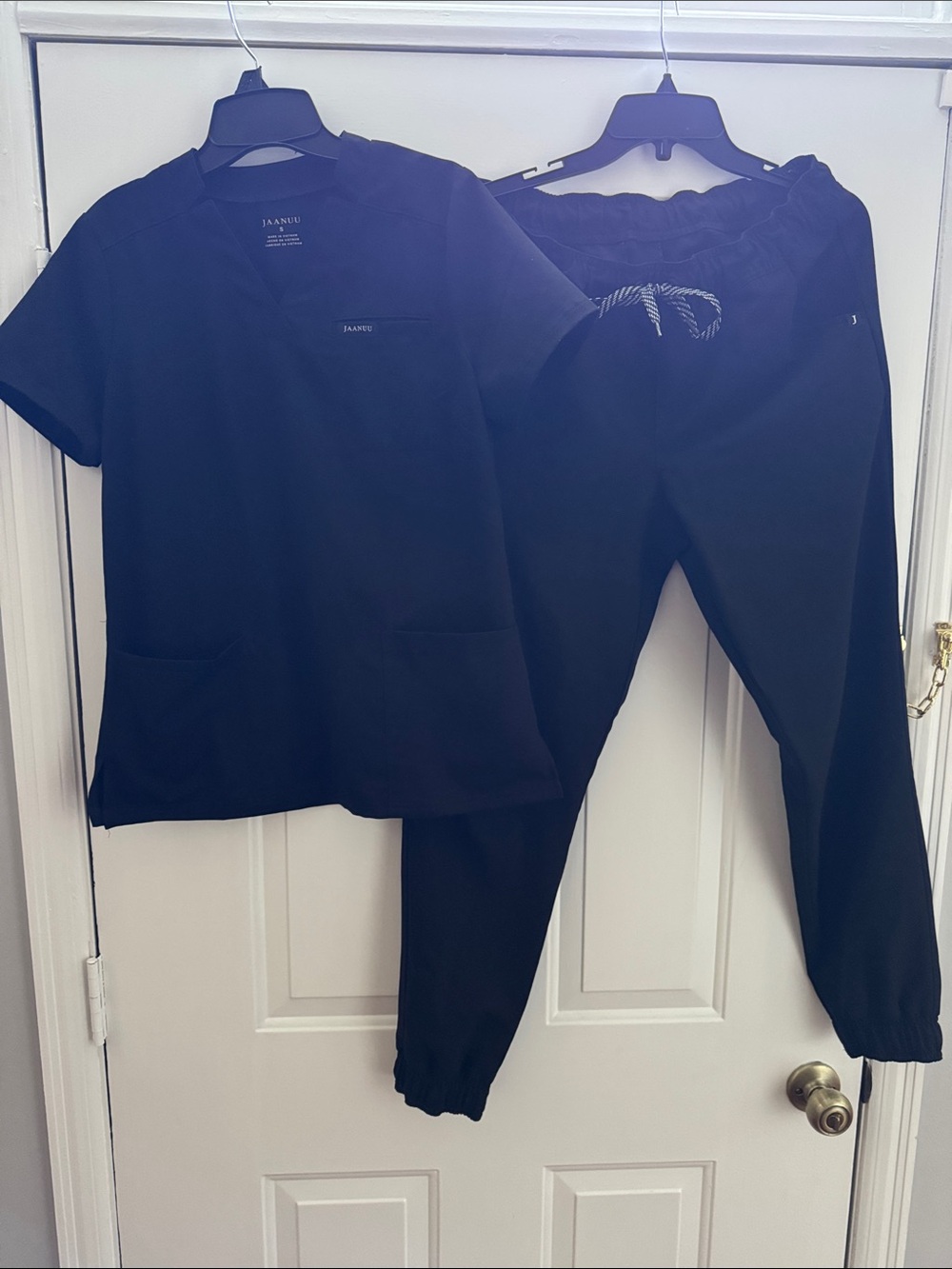 Jaanuu women’s Black Jogger Scrub Set